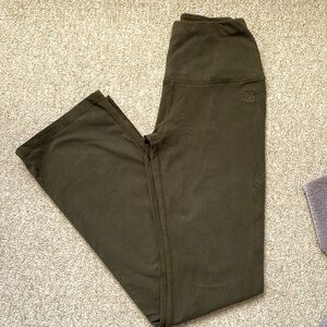 🌟 FLASH SALE - New York & Company High Waist Yoga Pant XS [army green]